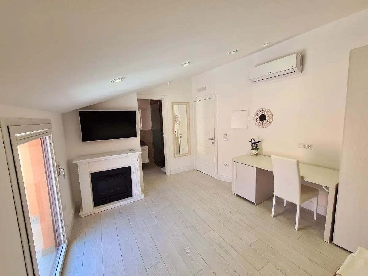 Gasthuis Isola Nel Parco Villas & Rooms La Maddalena